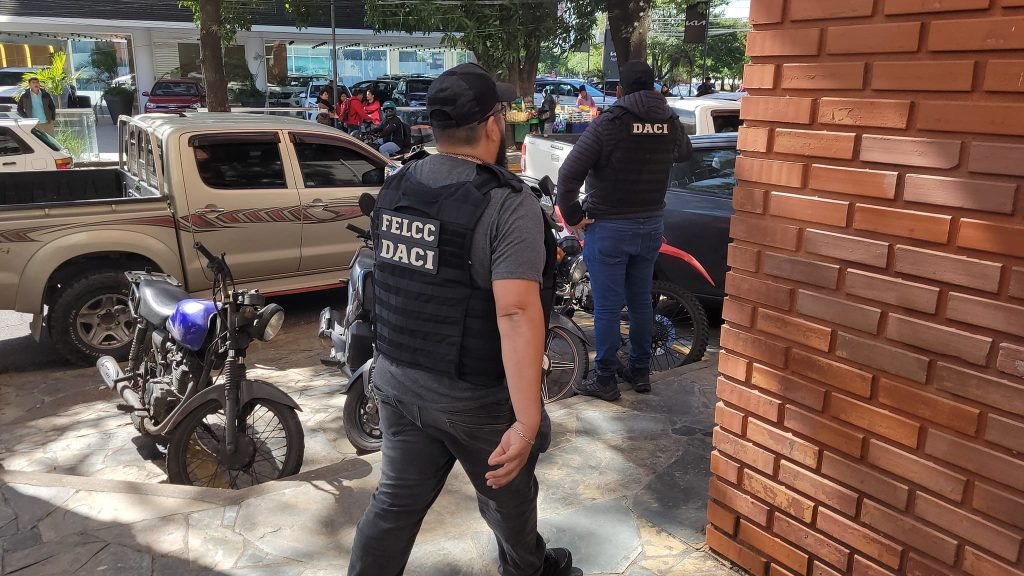 Ciberextorsión: Dictan detención preventiva por 180 días para 8 implicados