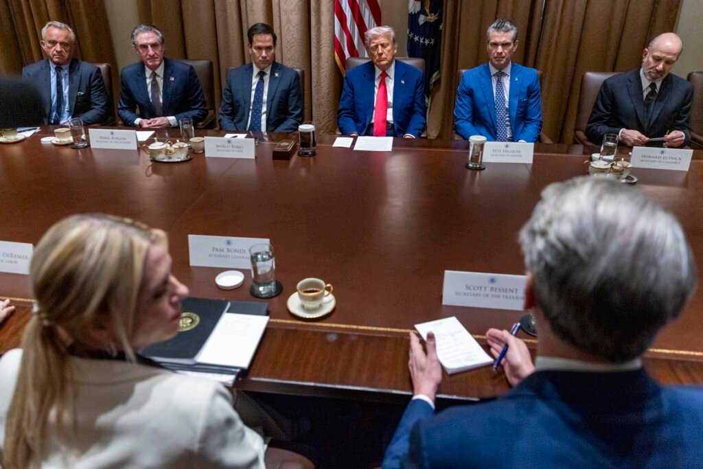 Trump afirma que Estados Unidos trasladó “muchas tropas” a Panamá